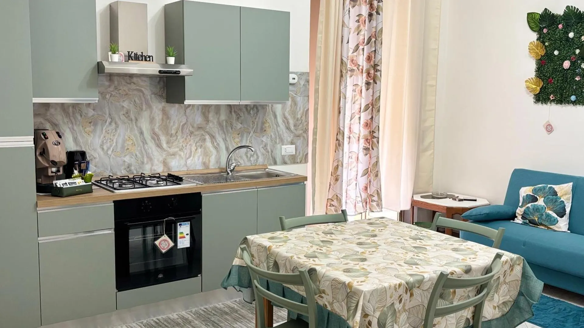 Apartment Free Parking - La Fenice House Naples