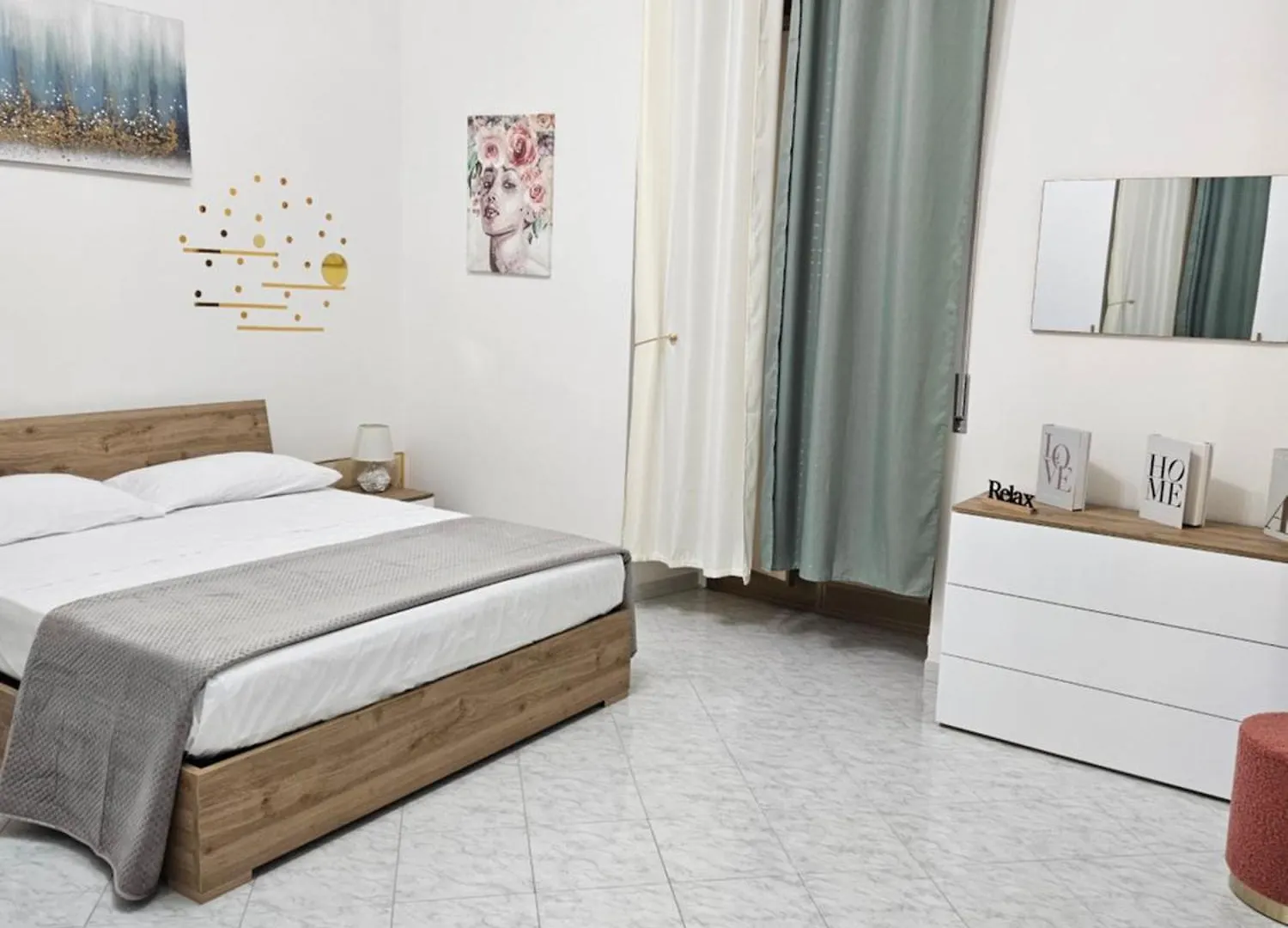 Free Parking - La Fenice House Napoli Appartamento